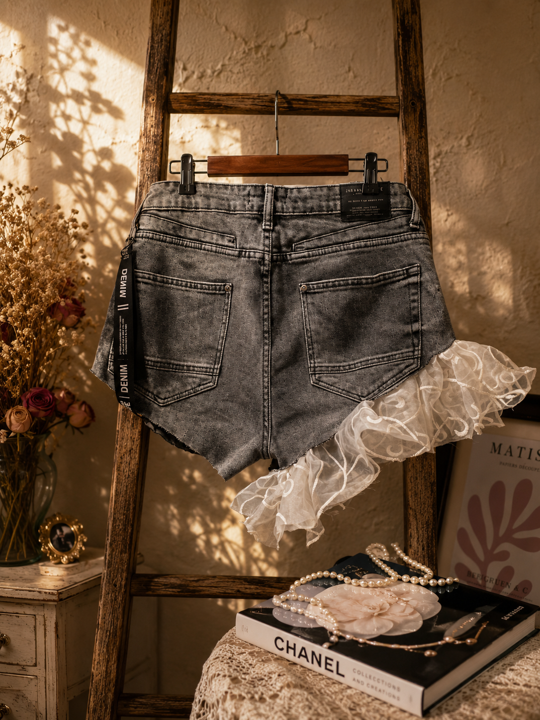 Asymetryczne szorty Zara z falbaną | One of One | Upcycling | Pretty Decay Studio