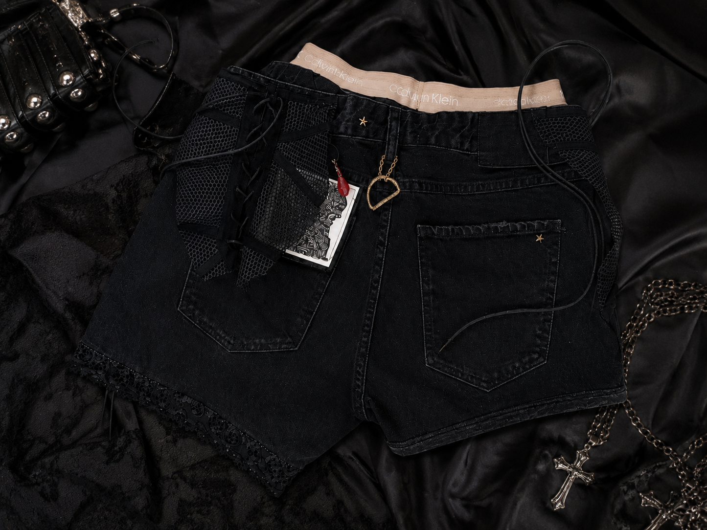 Ręcznie Robione Szorty Gothic Coquette XS/S | Upcycling | One of One | Pretty Decay Studio
