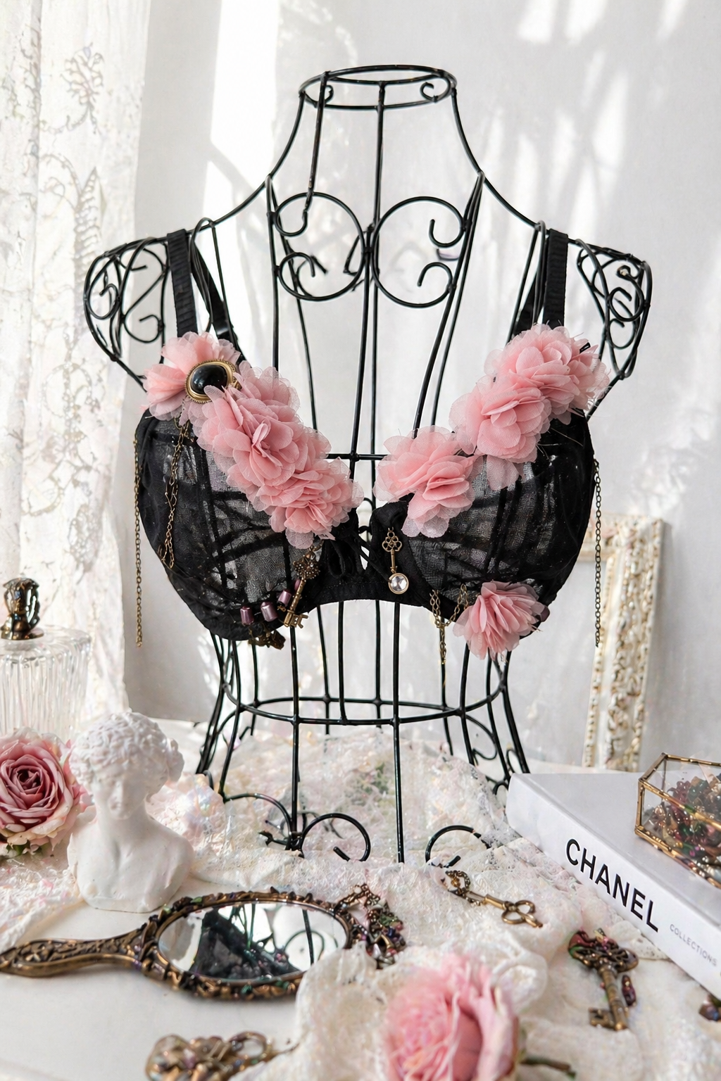 Ręcznie Robiony Biustonosz Coquette z Recyklingu | Artystyczny Bralette | Pretty Decay Studio | One of One