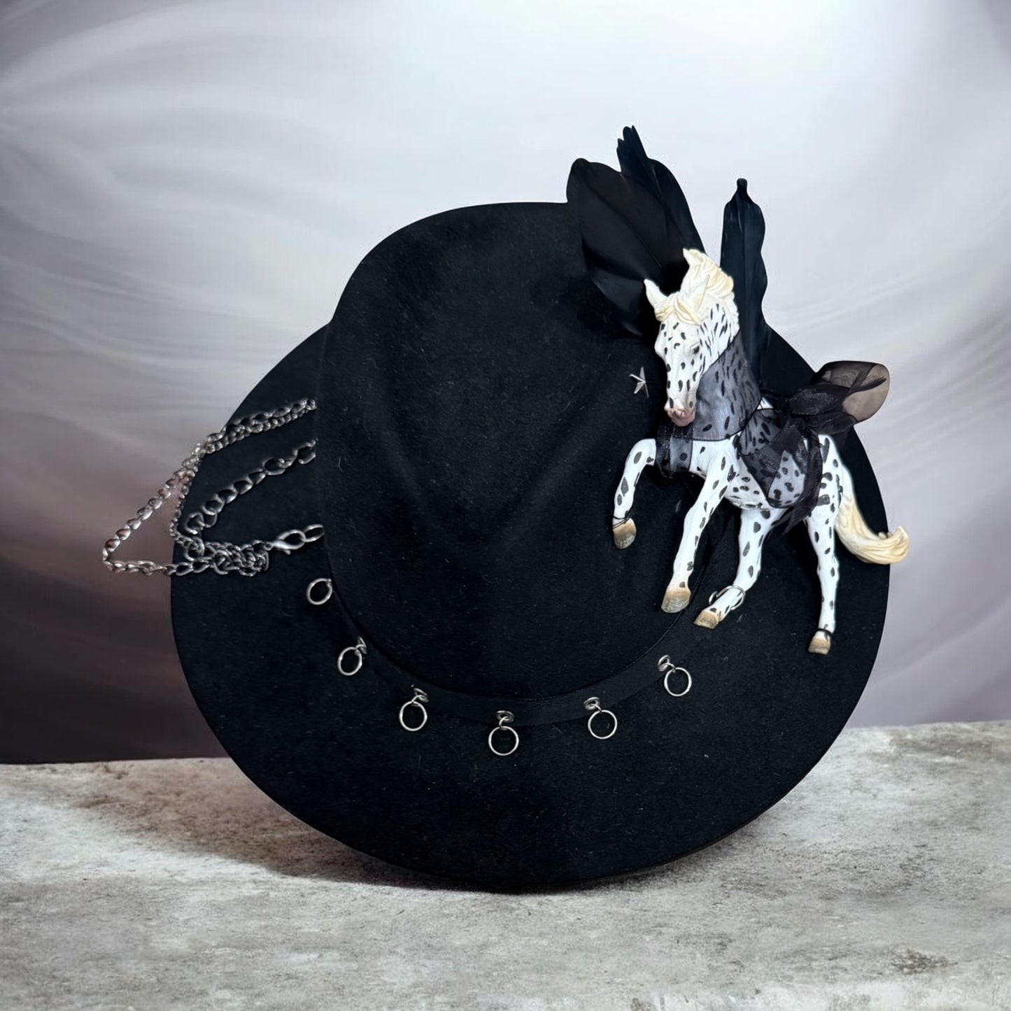 Kapelusz One of One “Phantom Rider” | Pretty Decay Studio